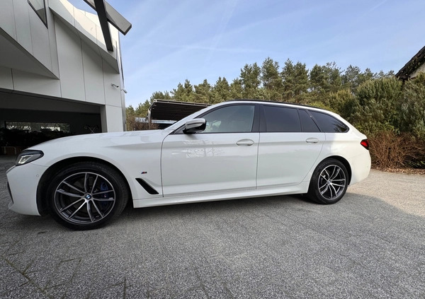 BMW Seria 5 cena 247000 przebieg: 89975, rok produkcji 2020 z Poznań małe 781